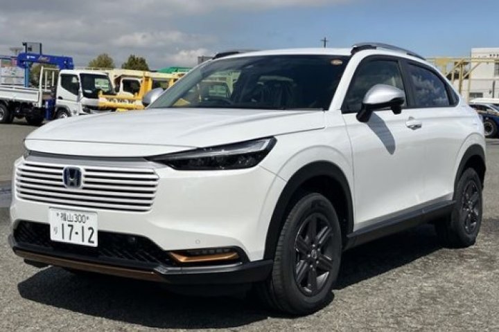 Honda Vezel X - Hunt